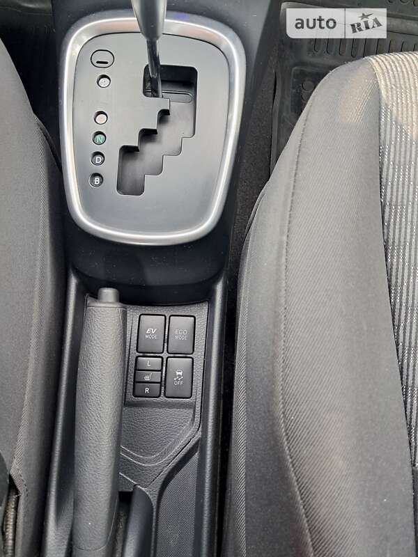 Хэтчбек Toyota Yaris 2015 в Чернигове