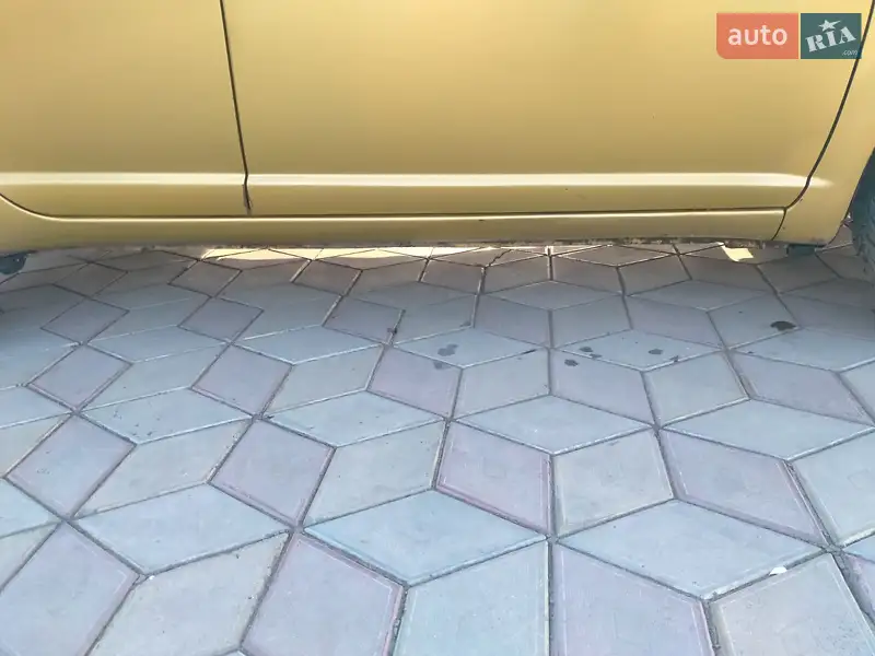 Toyota Yaris 2001