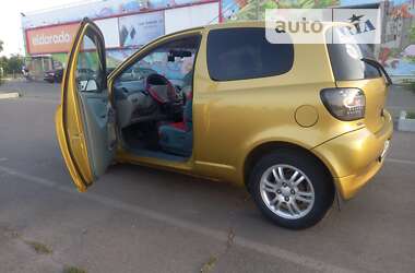 Хэтчбек Toyota Yaris 2000 в Одессе