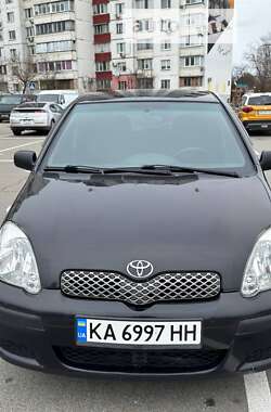 Хэтчбек Toyota Yaris 2004 в Киеве