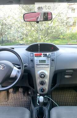 Хэтчбек Toyota Yaris 2006 в Киеве