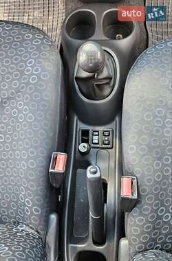 Хэтчбек Toyota Yaris 2003 в Южноукраинске