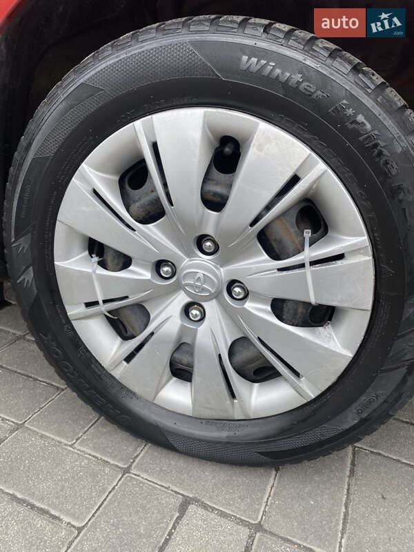 Хэтчбек Toyota Yaris 2012 в Черкассах фото 19 Хэтчбек Toyota Yaris 2012 в Черкассах