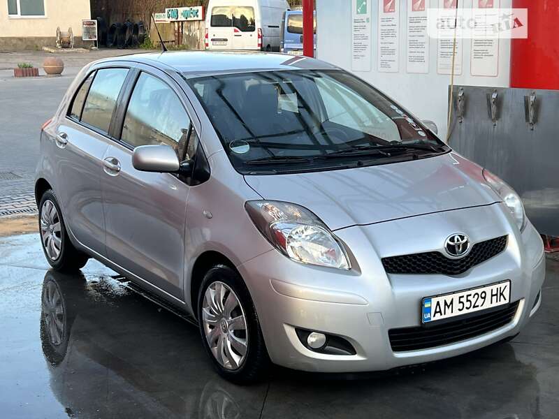 Хетчбек Toyota Yaris 2011 в Вінниці