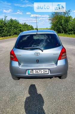 Хэтчбек Toyota Yaris 2007 в Днепре