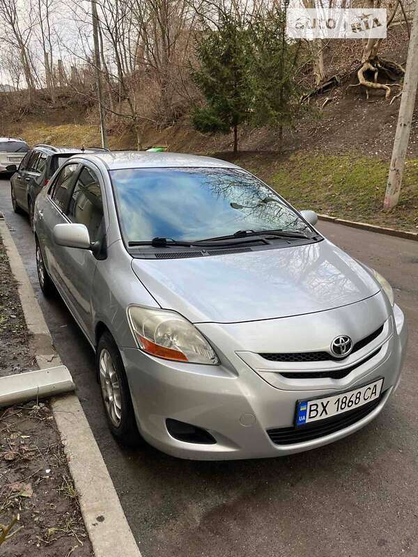 Седан Toyota Yaris 2007 в Хмельницькому