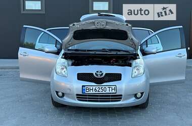 Хэтчбек Toyota Yaris 2008 в Одессе