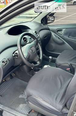 Хетчбек Toyota Yaris 2004 в Києві