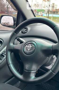 Хэтчбек Toyota Yaris 2004 в Киеве