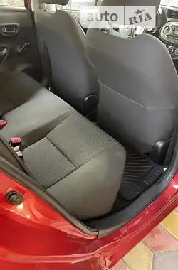 Toyota Yaris 2012