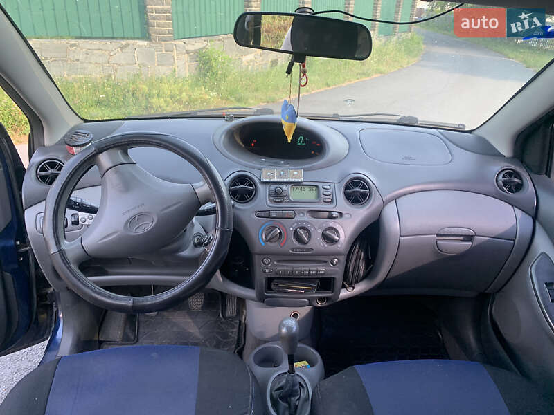 Хэтчбек Toyota Yaris 2002 в Житомире