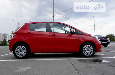 Хэтчбек Toyota Yaris 2012 в Киеве