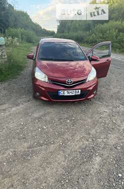 Хэтчбек Toyota Yaris 2012 в Черновцах