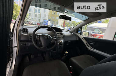 Хэтчбек Toyota Yaris 2010 в Одессе