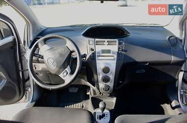 Хетчбек Toyota Yaris 2006 в Житомирі