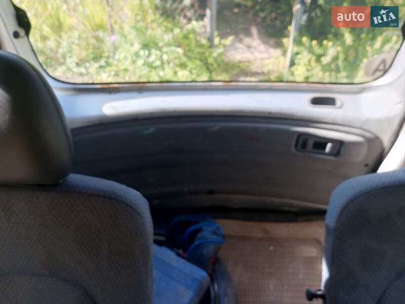 Хэтчбек Toyota Yaris 2000 в Чернигове