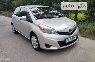 Хетчбек Toyota Yaris 2013 в Києві