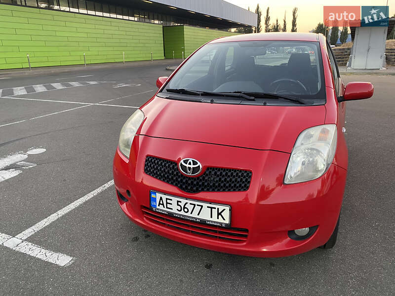 Хетчбек Toyota Yaris 2008 в Києві