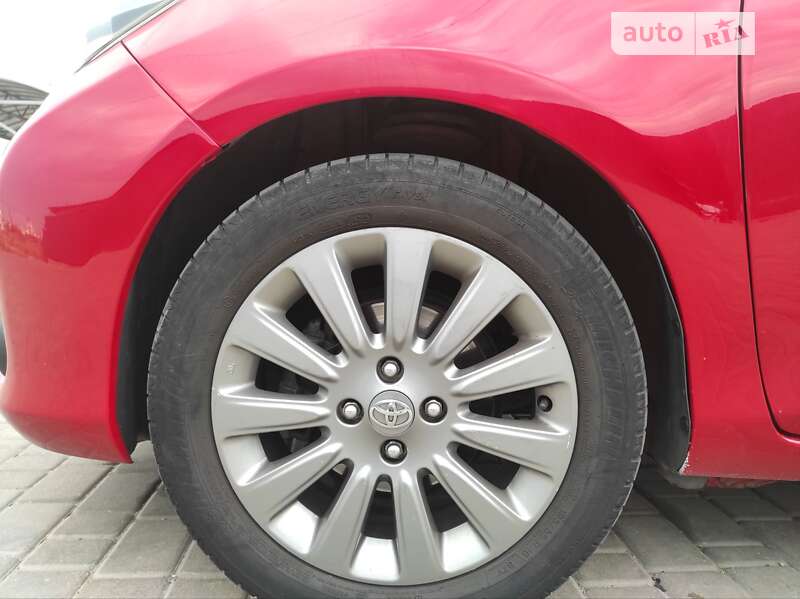 Хэтчбек Toyota Yaris 2013 в Одессе