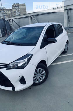 Хэтчбек Toyota Yaris 2015 в Киеве