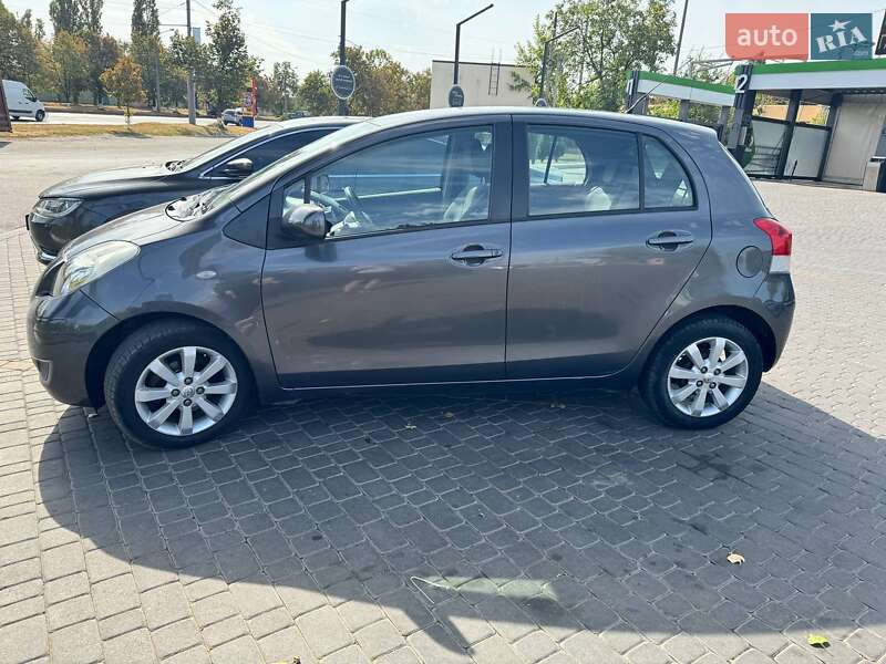 Хэтчбек Toyota Yaris 2009 в Харькове фото 2 Хэтчбек Toyota Yaris 2009 в Харькове