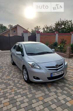 Седан Toyota Yaris 2007 в Кропивницком