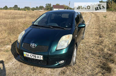 Хэтчбек Toyota Yaris 2008 в Киеве