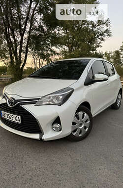 Хэтчбек Toyota Yaris 2014 в Днепре