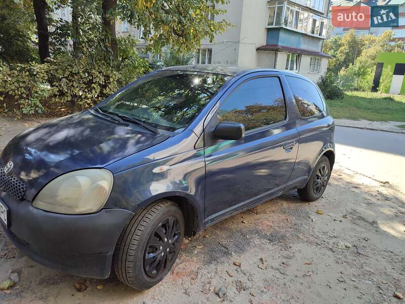 Toyota Yaris 2000