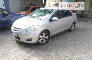 Седан Toyota Yaris 2008 в Львове