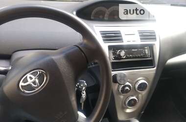 Седан Toyota Yaris 2008 в Львове