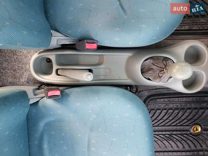 Хетчбек Toyota Yaris 2000 в Чорноморську фото 11 Хетчбек Toyota Yaris 2000 в Чорноморську