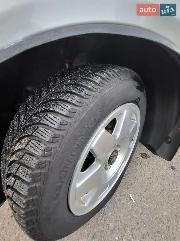 Хетчбек Toyota Yaris 2000 в Чорноморську фото 15 Хетчбек Toyota Yaris 2000 в Чорноморську