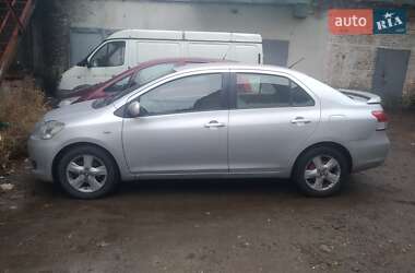 Седан Toyota Yaris 2008 в Львове