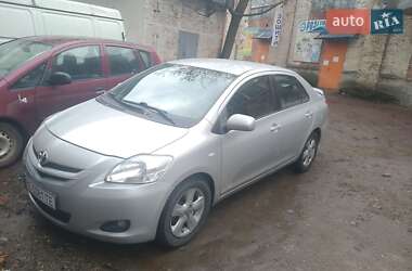 Седан Toyota Yaris 2008 в Львові