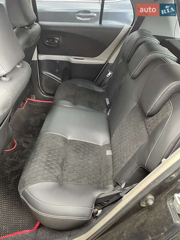 Хэтчбек Toyota Yaris 2005 в Житомире