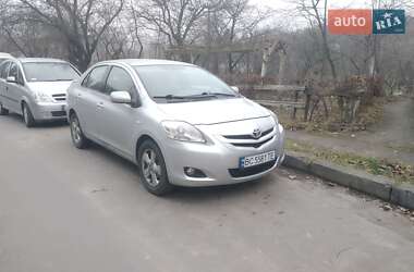 Седан Toyota Yaris 2008 в Львове