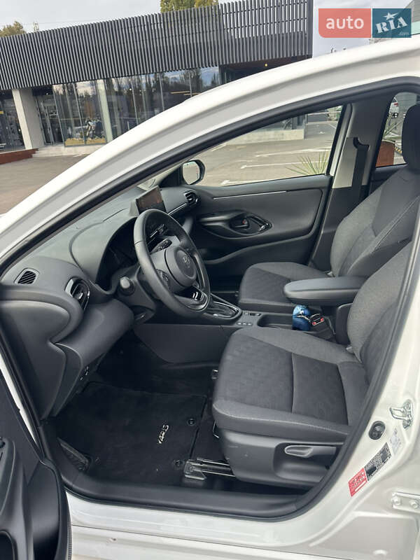 Хэтчбек Toyota Yaris 2024 в Одессе