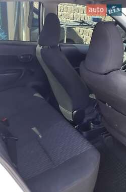 Хетчбек Toyota Yaris 2012 в Кропивницькому