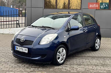 Хетчбек Toyota Yaris 2008 в Рівному