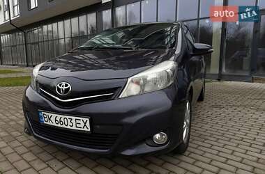 Хетчбек Toyota Yaris 2013 в Рівному