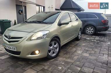 Седан Toyota Yaris 2007 в Рівному