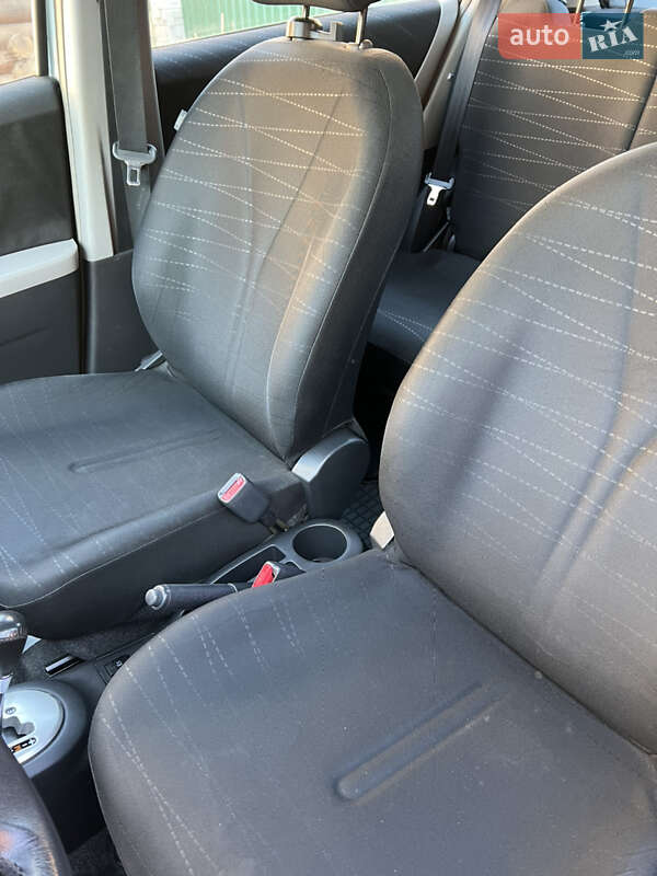 Хэтчбек Toyota Yaris 2006 в Самборе