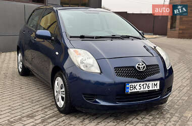 Хетчбек Toyota Yaris 2008 в Рівному