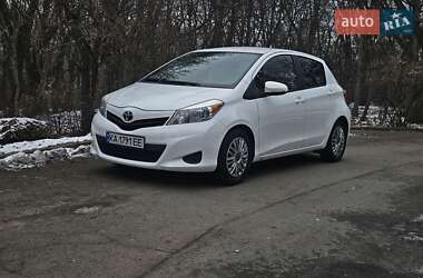 Хетчбек Toyota Yaris 2013 в Києві