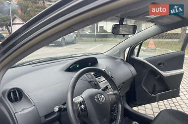 Хетчбек Toyota Yaris 2011 в Івано-Франківську