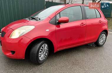 Хэтчбек Toyota Yaris 2006 в Киеве