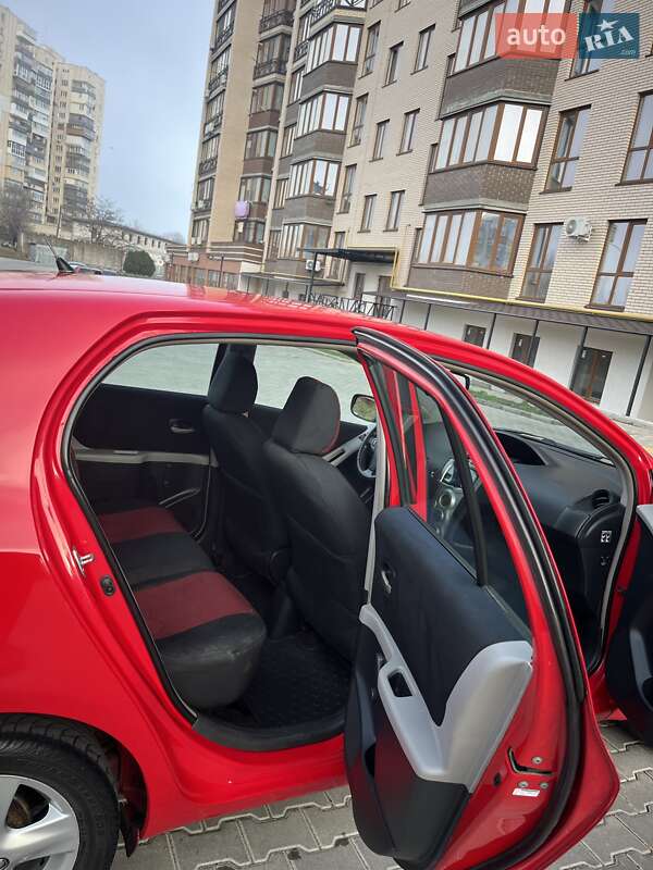 Хетчбек Toyota Yaris 2006 в Чорноморську