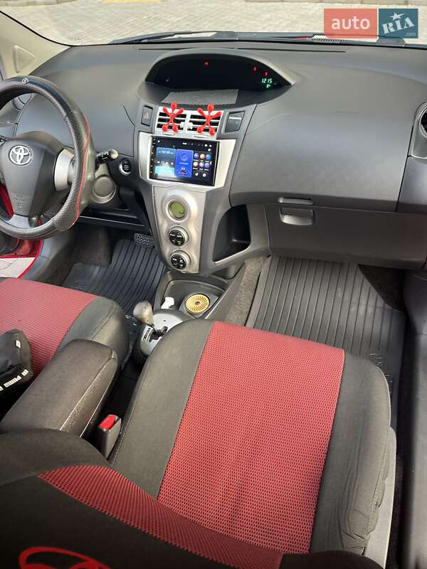 Хетчбек Toyota Yaris 2006 в Чорноморську