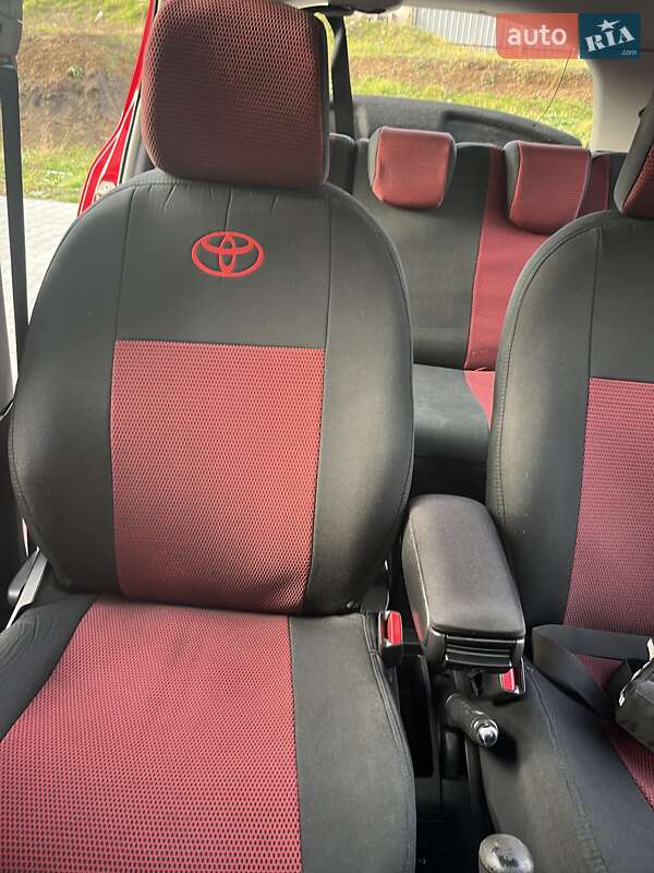 Хетчбек Toyota Yaris 2006 в Чорноморську